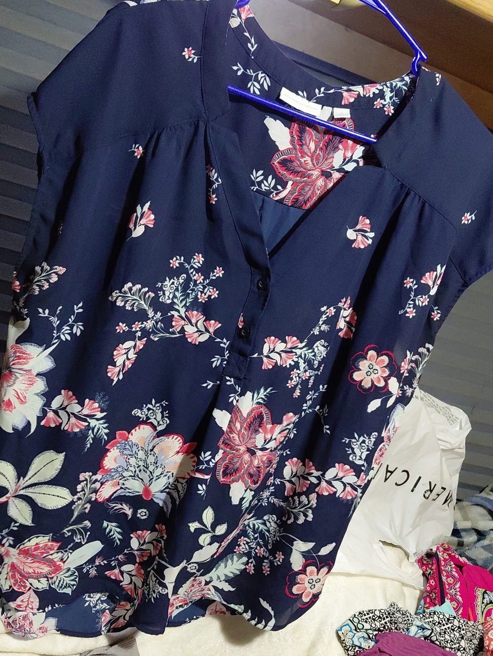 New York & Company Navy Floral Short-Sleeve V-Neck Blouse